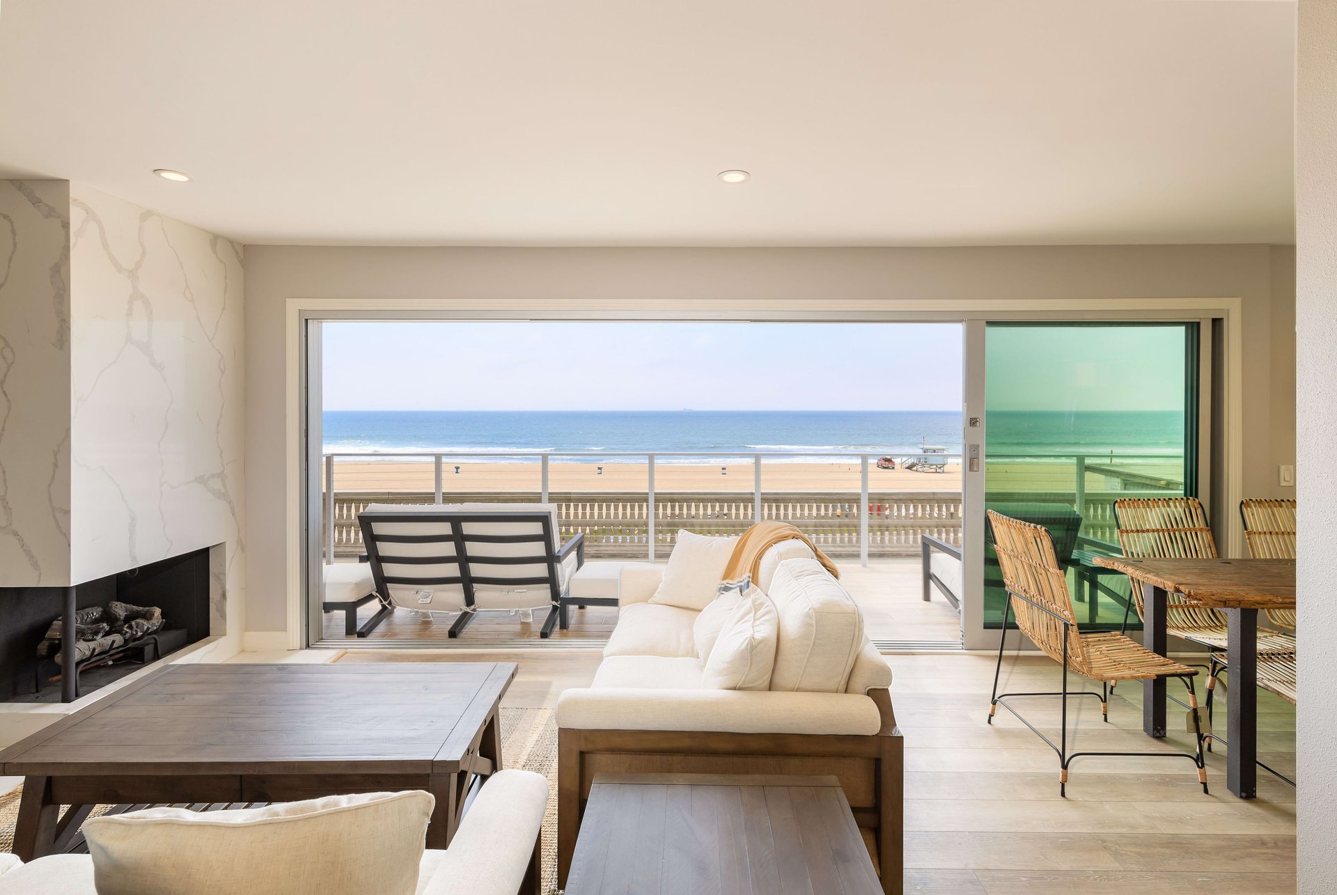 2208 The Strand
