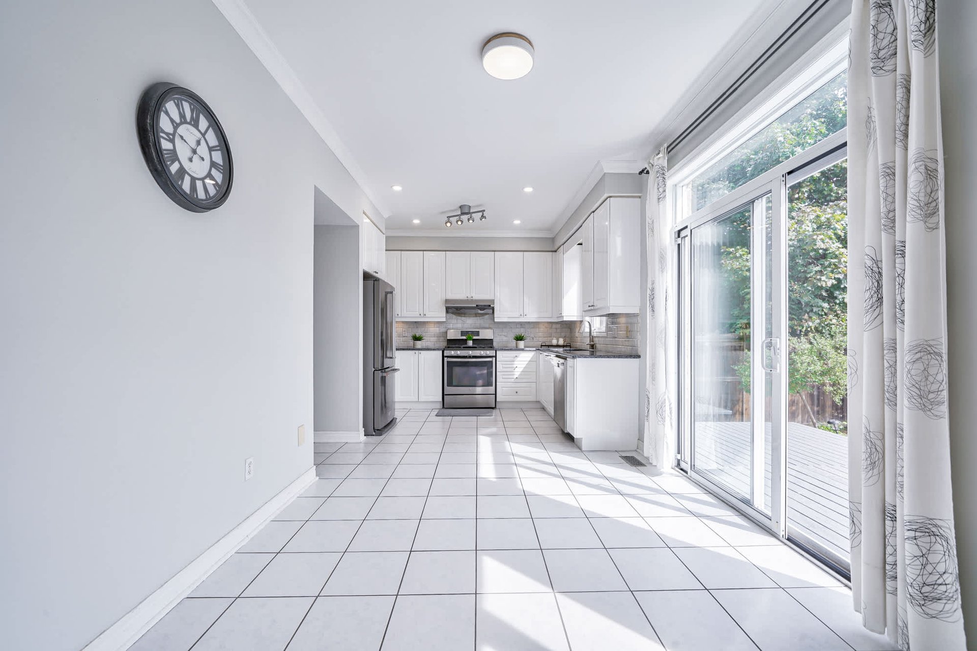 2164 Highcliffe Way