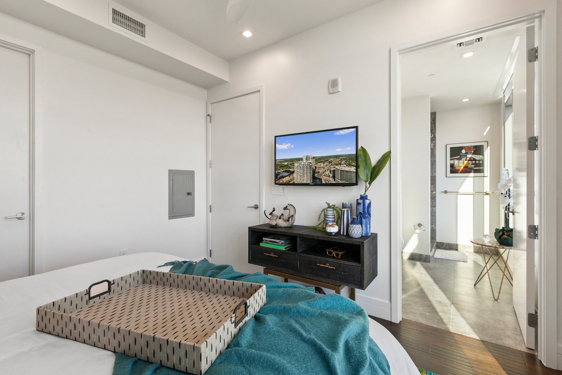 Fifth & West, #3504
