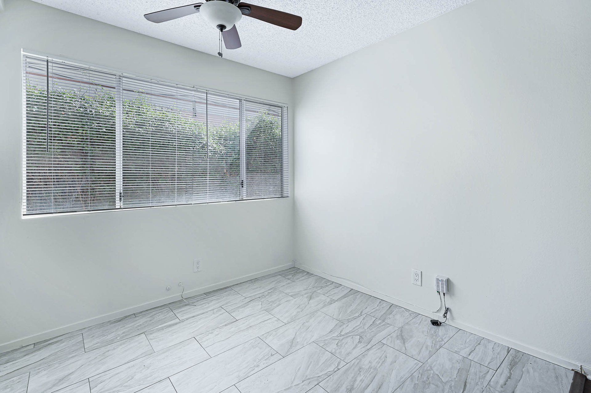 Incredible Triplex Apartment Opportunity near USC. Great Cash Flow. Vacant Lot in Rear for future Development!
