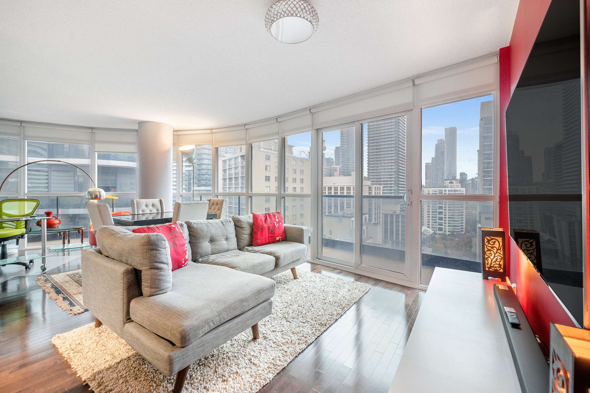#1907-25 Carlton Street