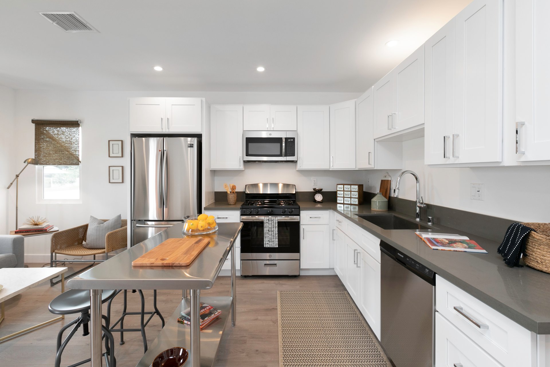 Remodeled and Vacant Mid-City Duplex!