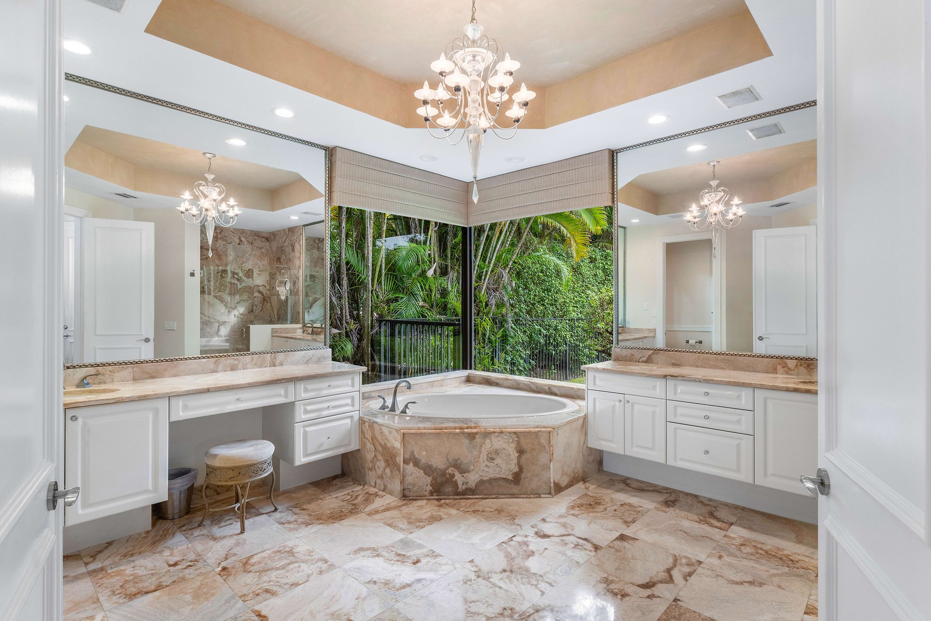 5808 Vintage Oaks Circle