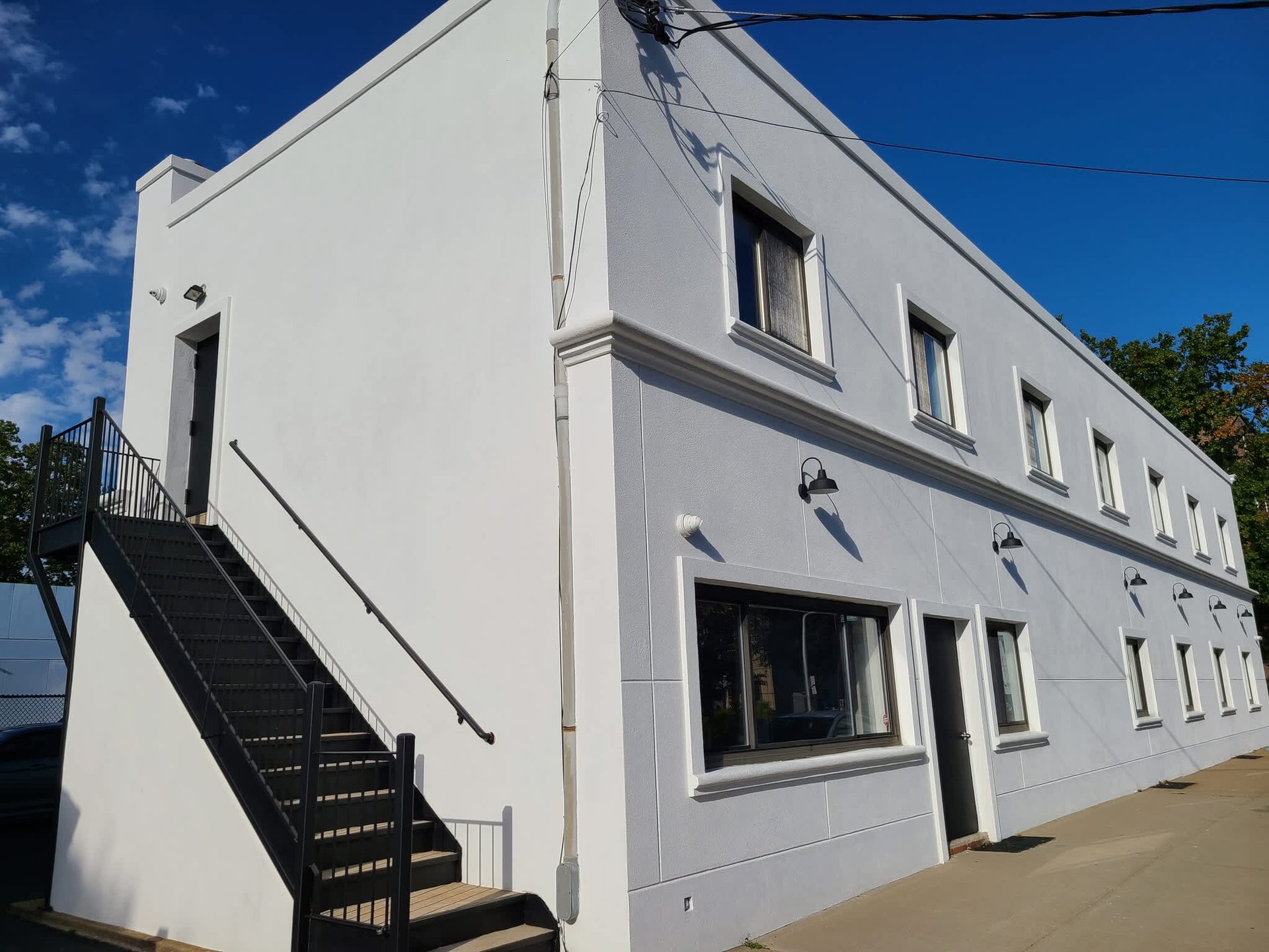 183 Mineola Blvd