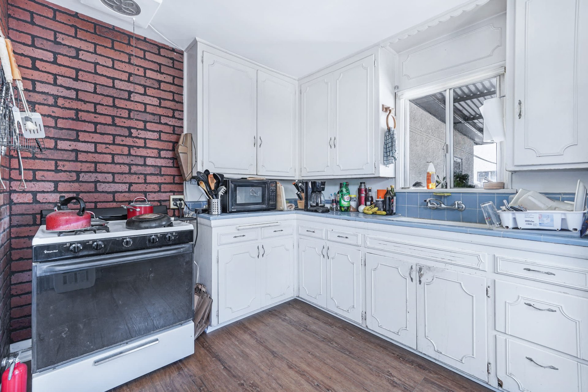 Rare opportunity to own a Garden-style 3 Unit Income Property in highly-sought Magnolia Park Burbank!