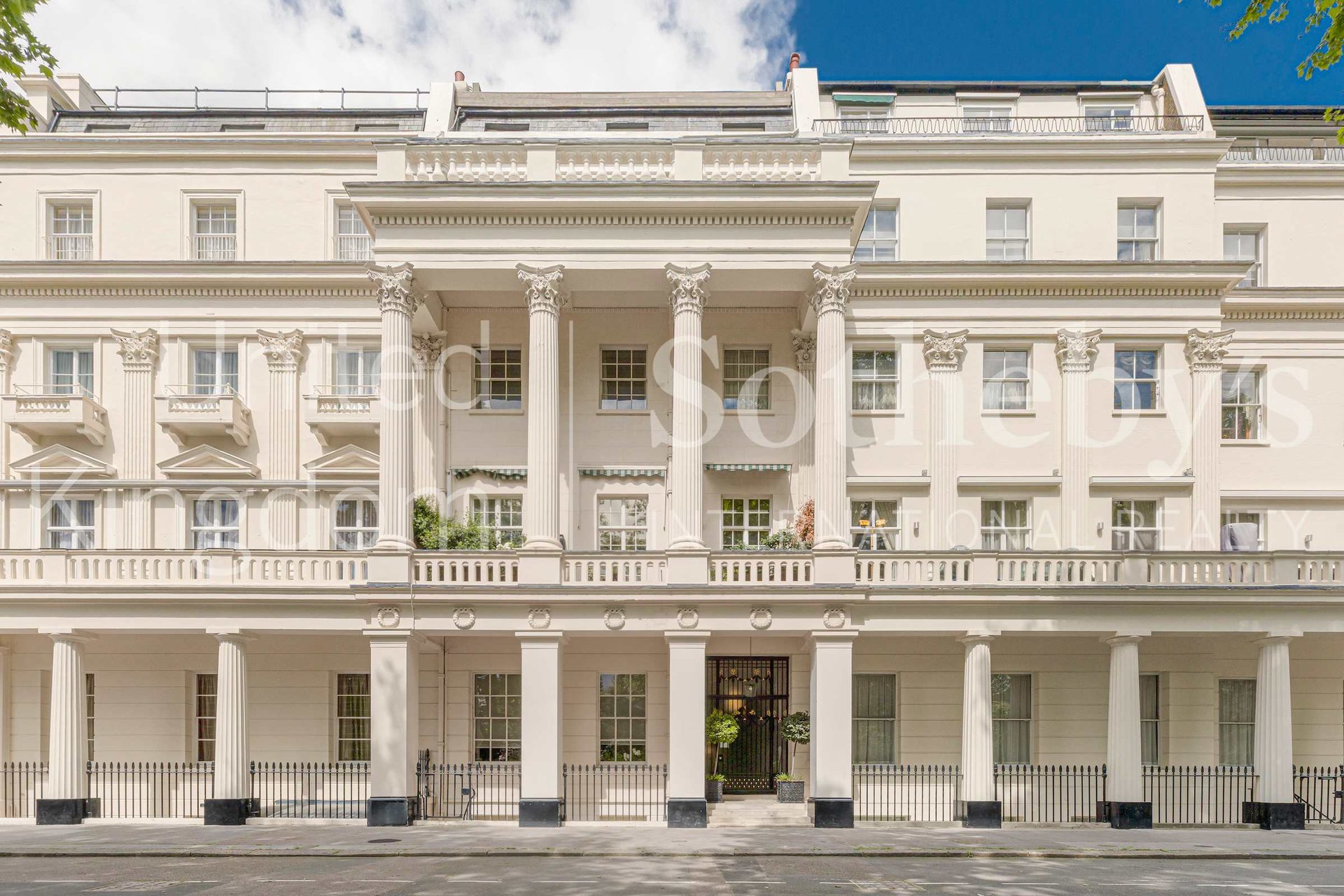Eaton Square Penthouse 