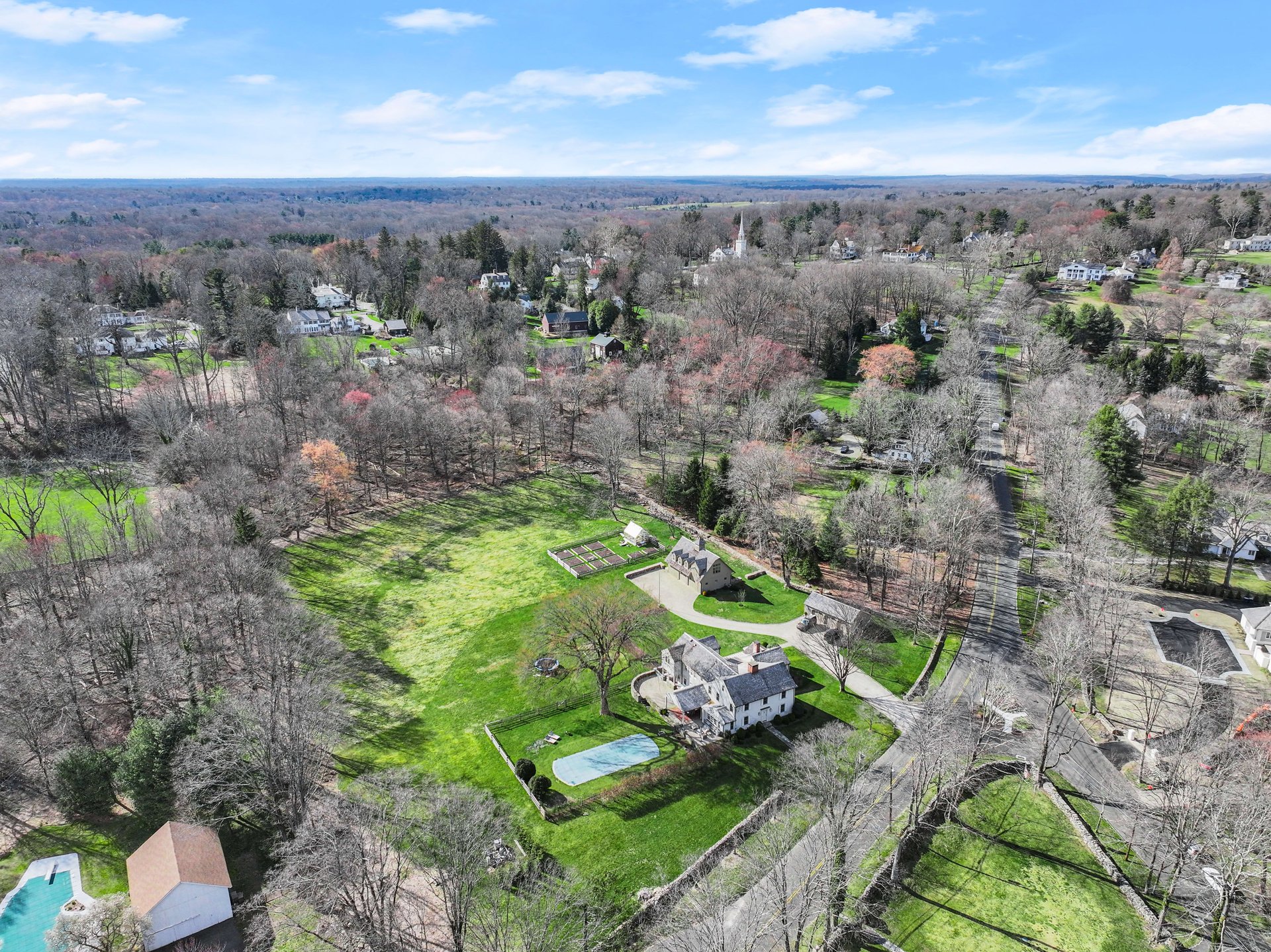 1081 Hillside Road