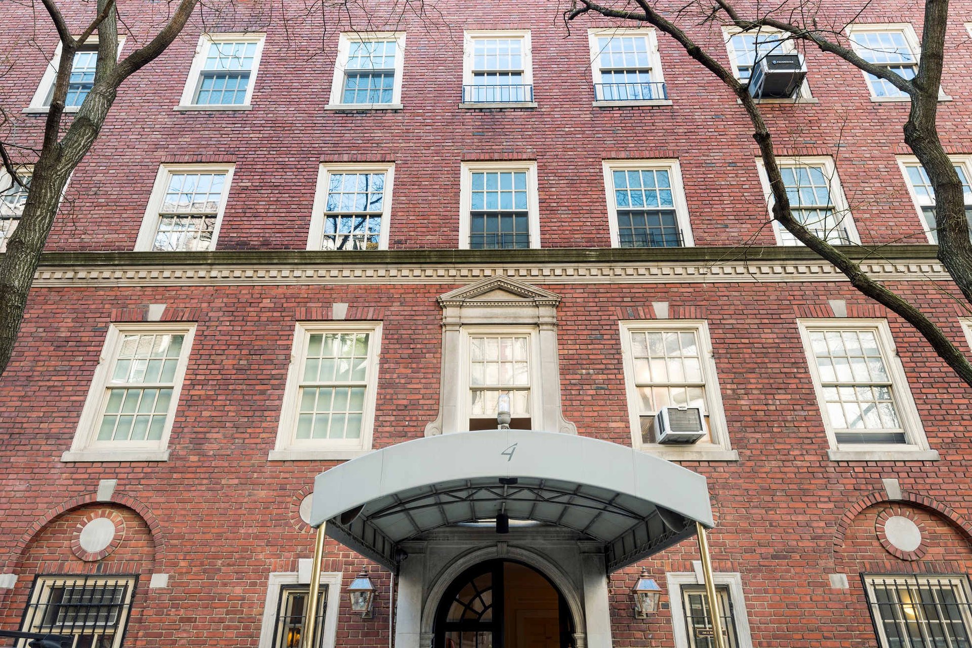 Gorgeously Renovated 2-Bedroom Gem