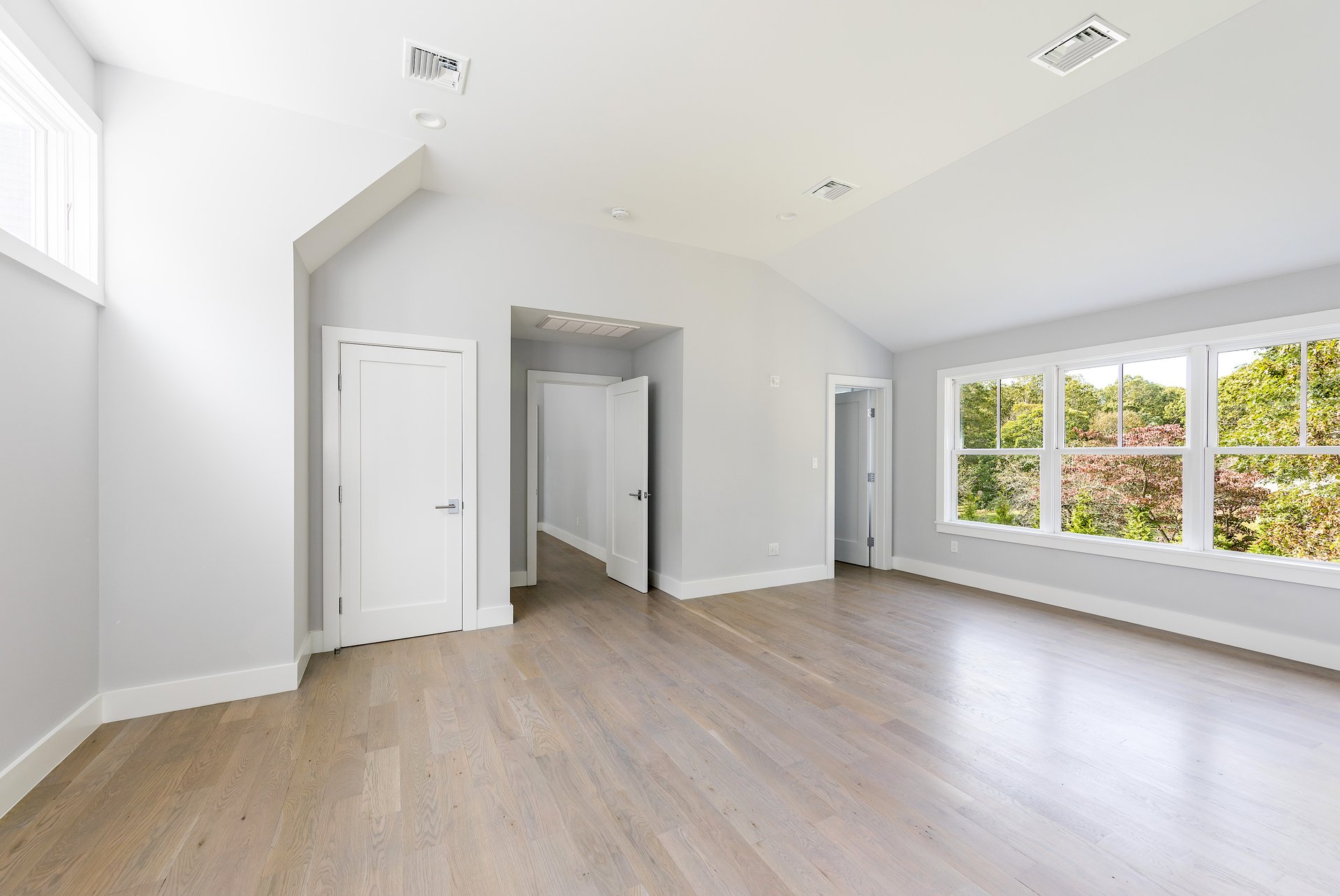 11 Deerfield Drive