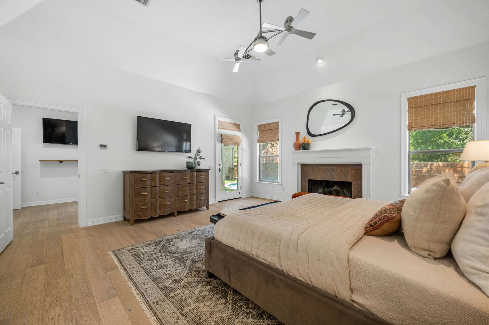 2928 Chatelaine Drive
