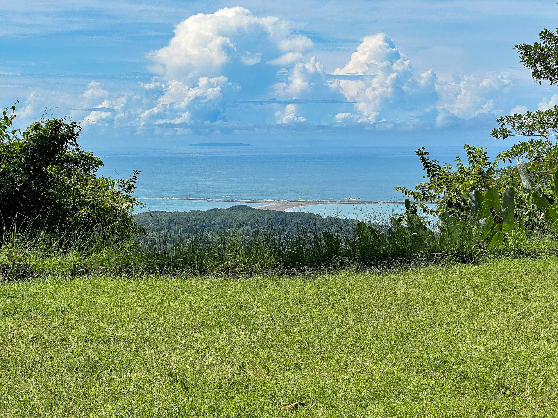 A prepared, 1.5 Acres jungle immersed lot with spectacular views of the Whale’s Tail. 
