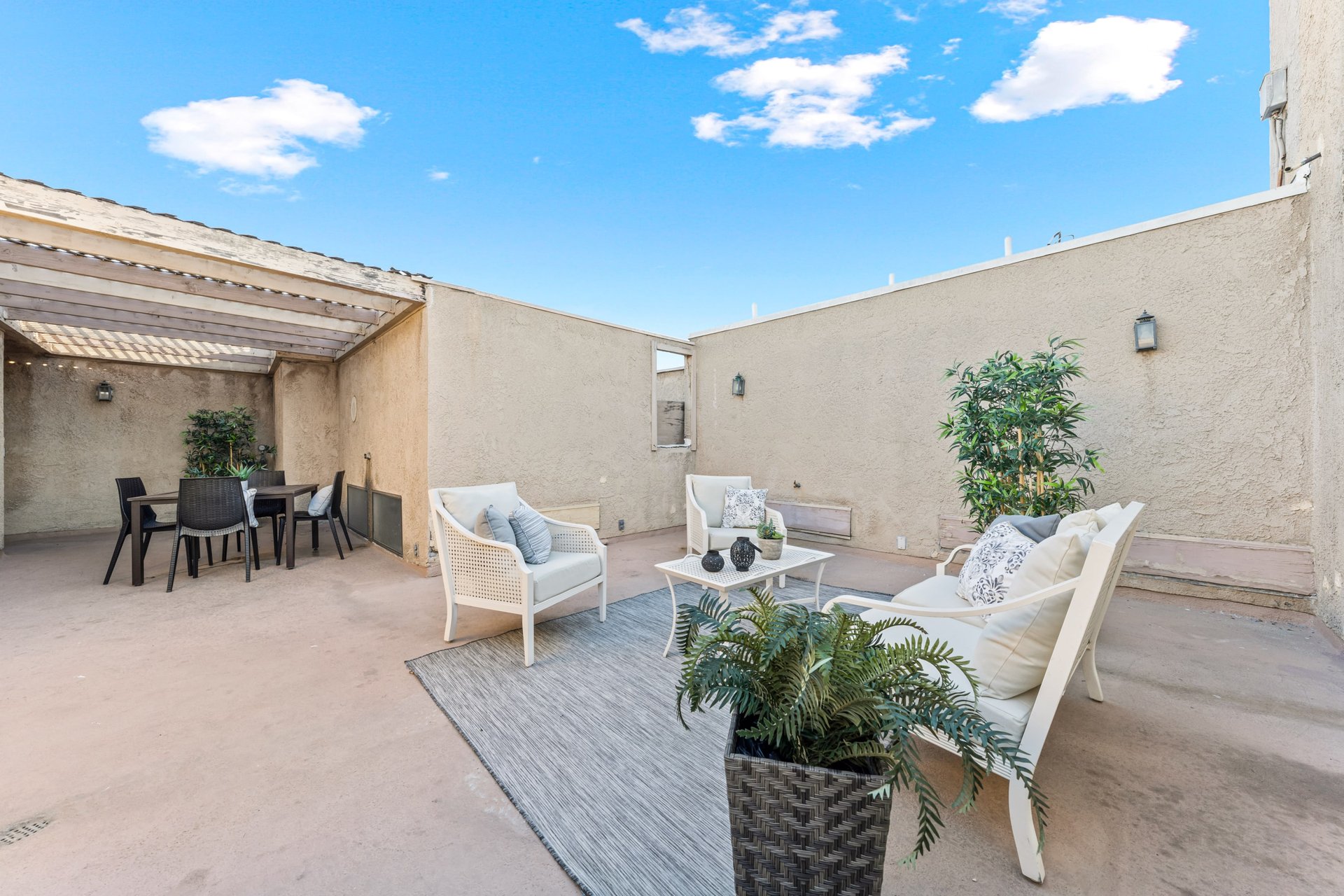 8712 Gregory Way #403, Pico-Robertson