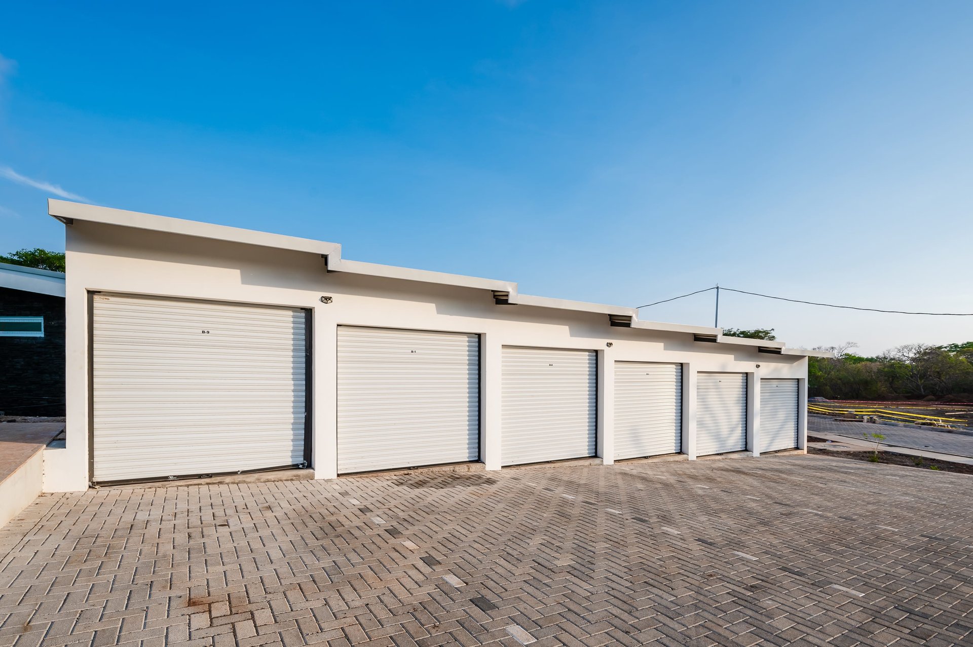 The Enclave | Ultra-Modern 2, 3, 5 Bedroom Villas Located Minutes From the Beach!