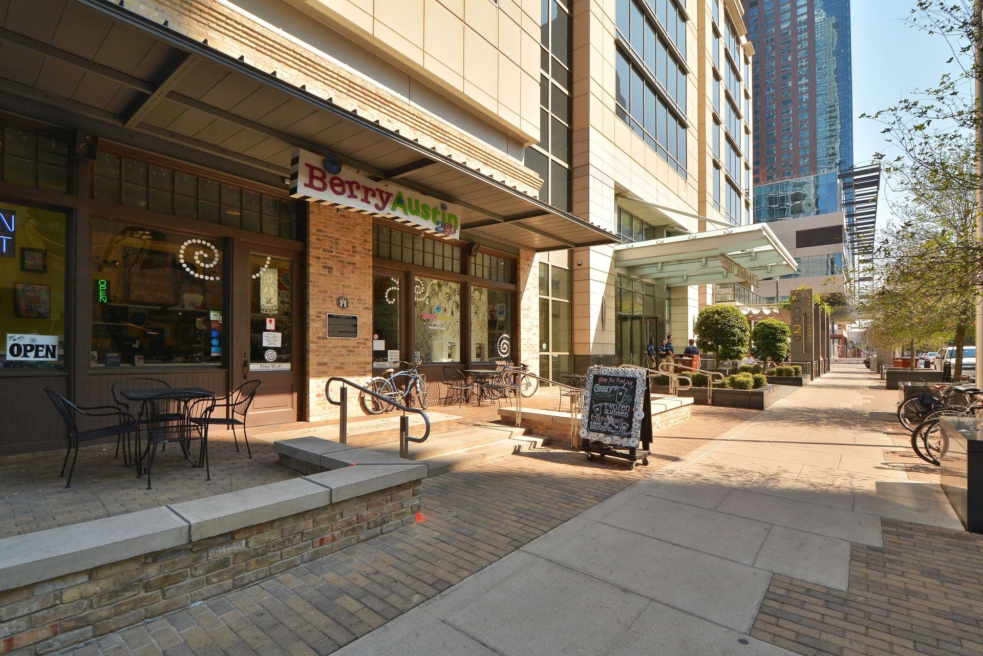 200 Congress Ave #44J