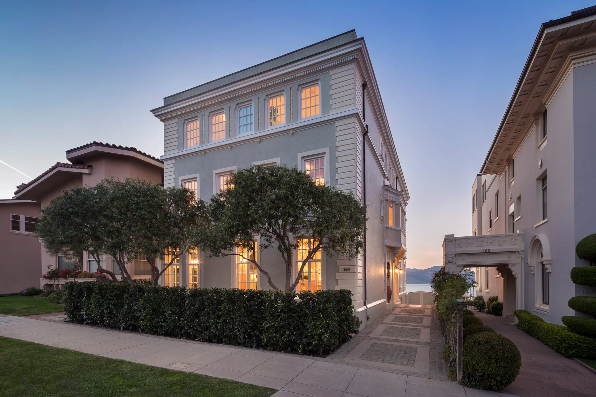 164 Sea Cliff Ave