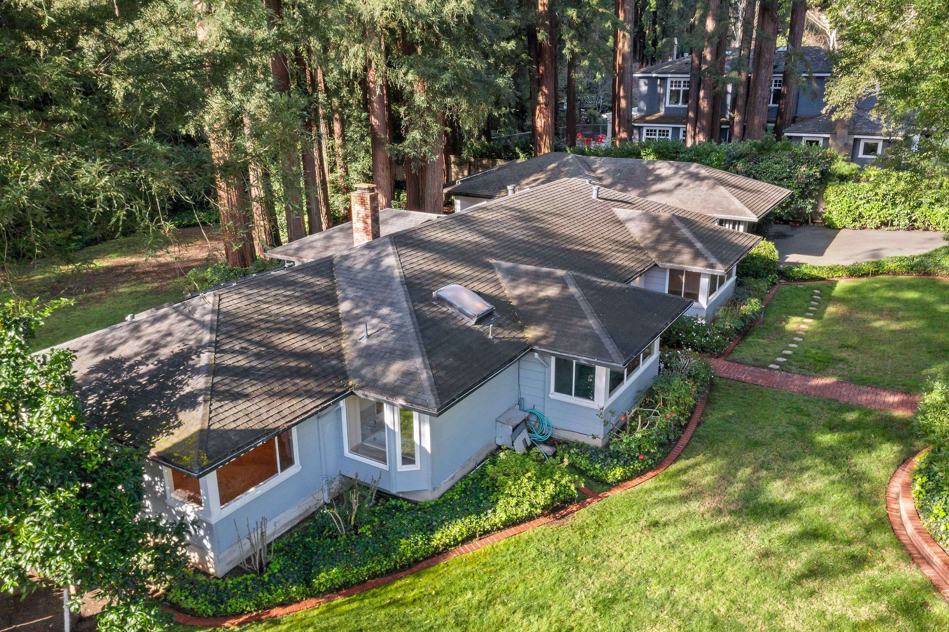 211 Woodland Rd