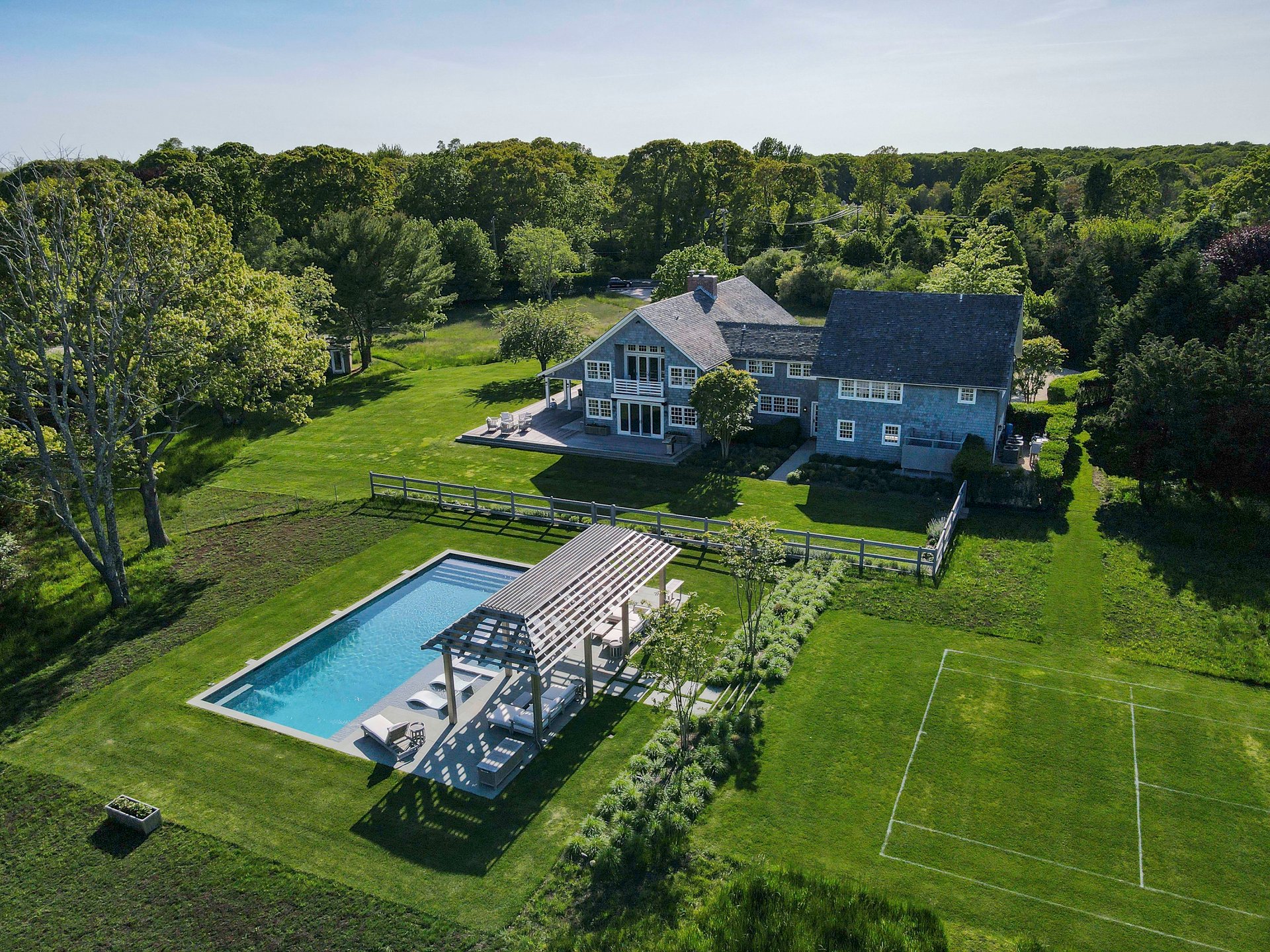 Upscale, Updated Sag Harbor Farmhouse in Waterfront Neighborhood