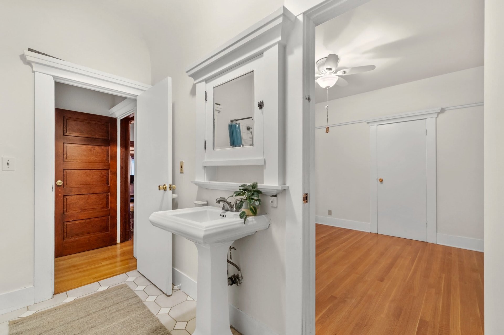 Wonderful Historic Craftsman Home in Jefferson Park