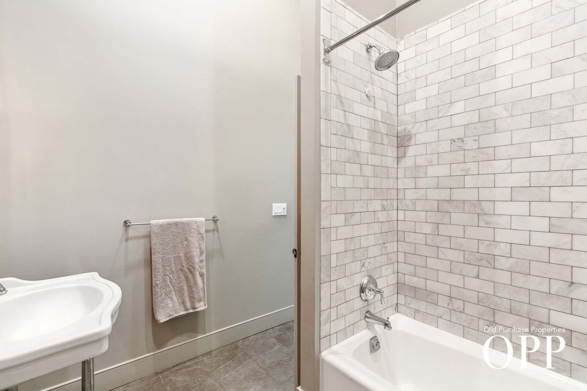 HIGHEST SALE ON HIGHVIEW BOULEVARD