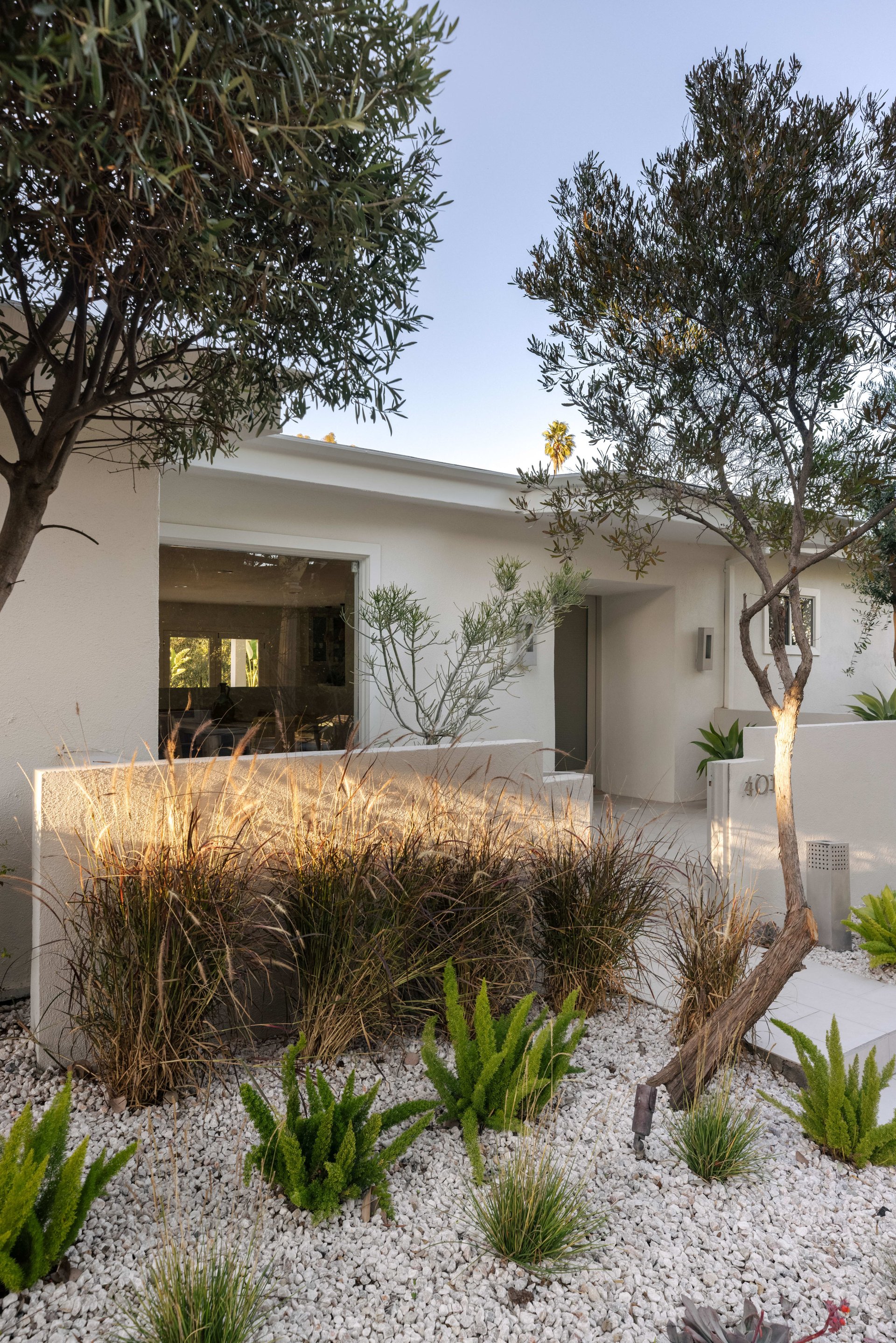 A Peaceful c. 1954 Architectural in Los Feliz