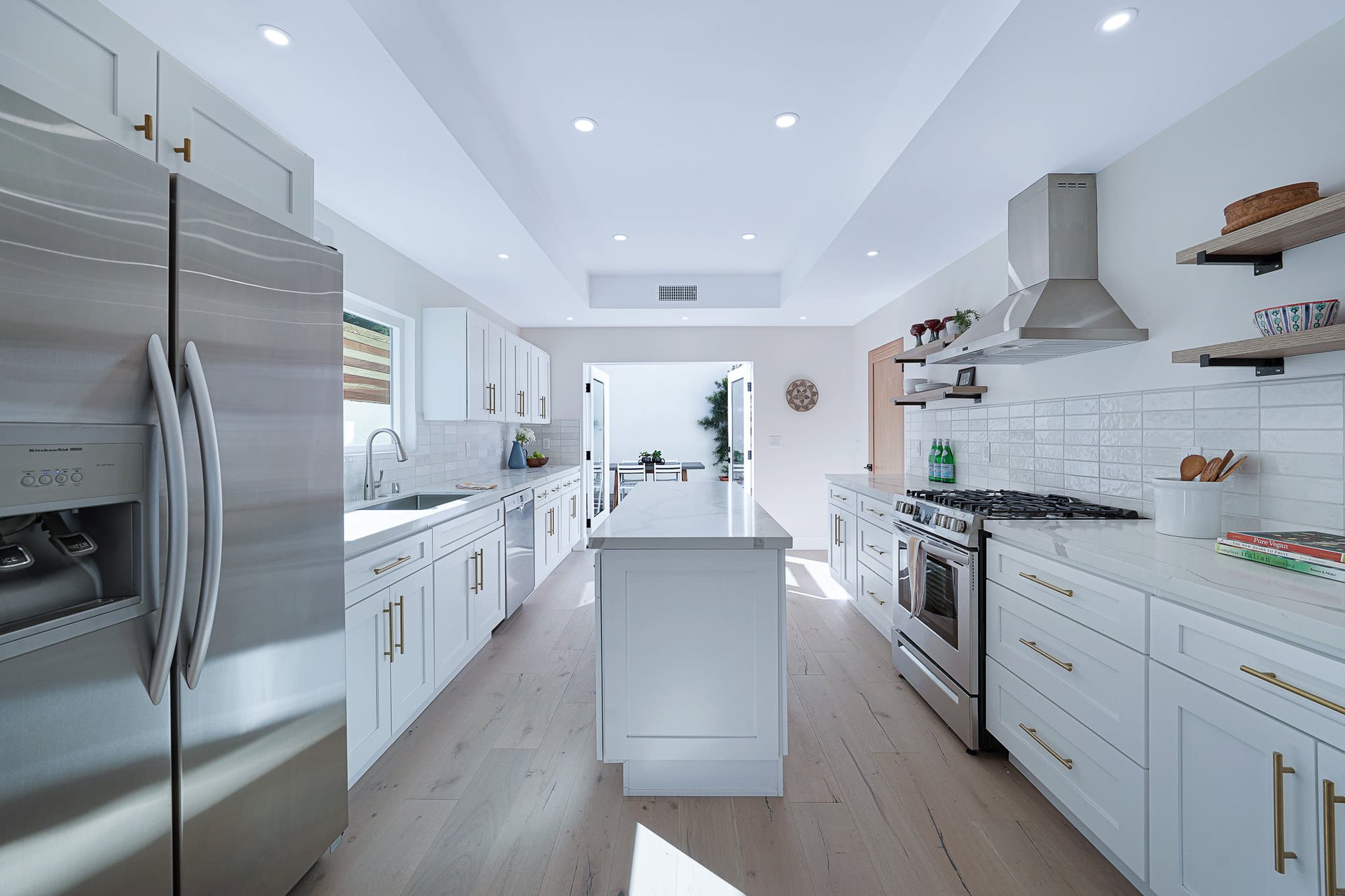 Immaculate & Turnkey Contemporary Home in Hollywood Hills