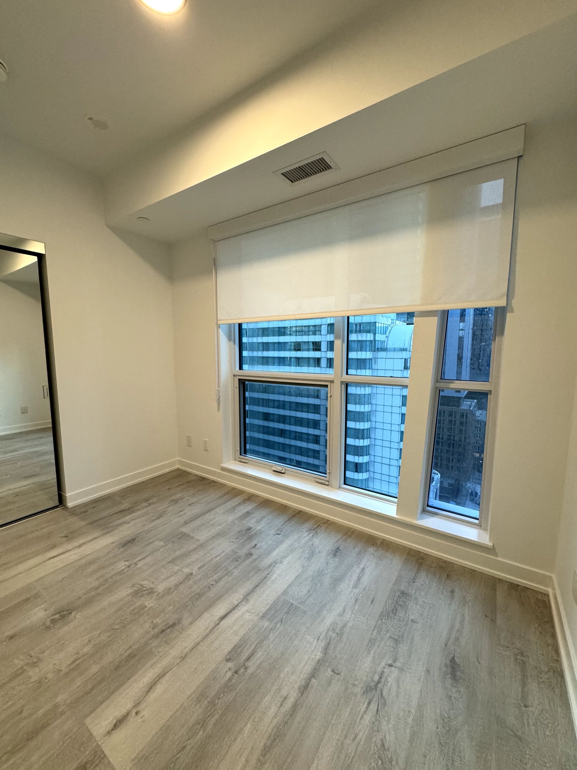 327 King St W, Unit 2006