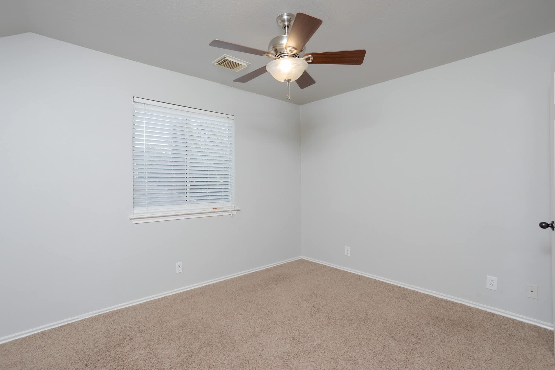 24843 CRESCENT RUN