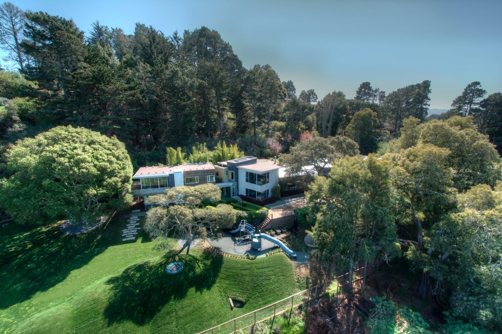 Tiburon's Award-Winning Modern Masterpiece-       Represented Seller