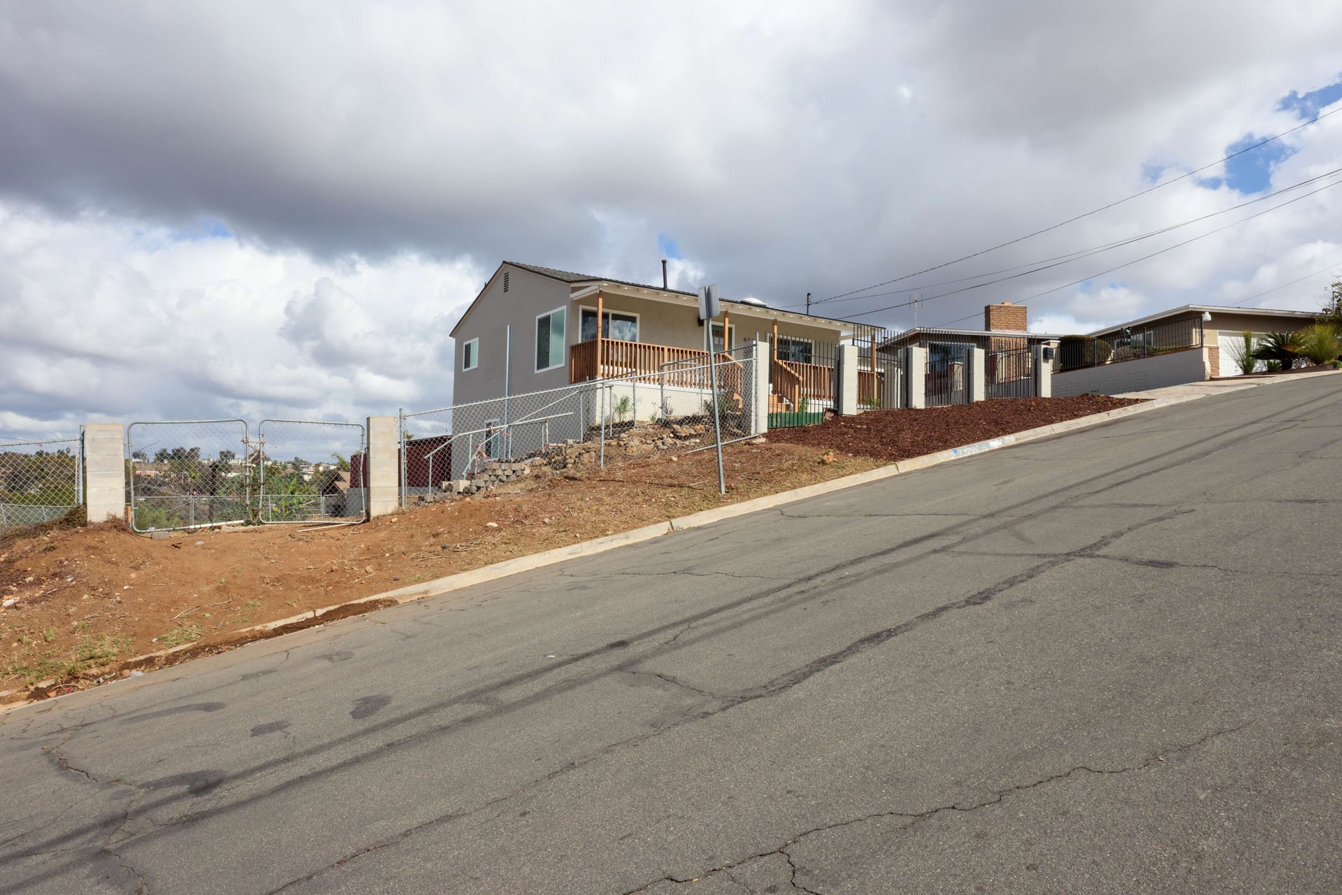 5260 Hilltop Dr