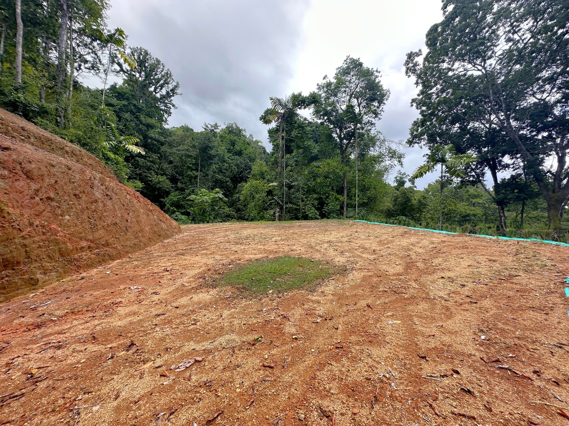 5.77 Acres With 4 Building Sites. Ocean Views, Rivers And Rainforest Abound In Cinco Ventanas! Ojochal 
