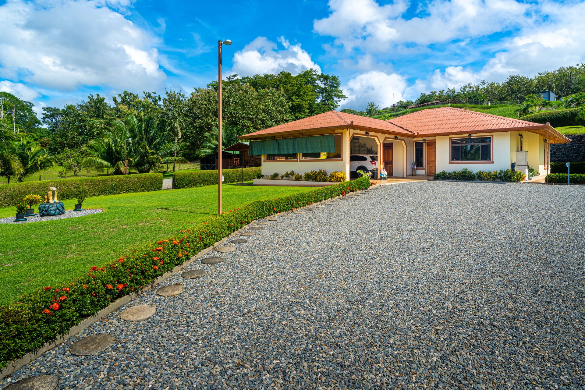 La Palma Custom Build 3 bedroom 2 bath - Prestine Condition