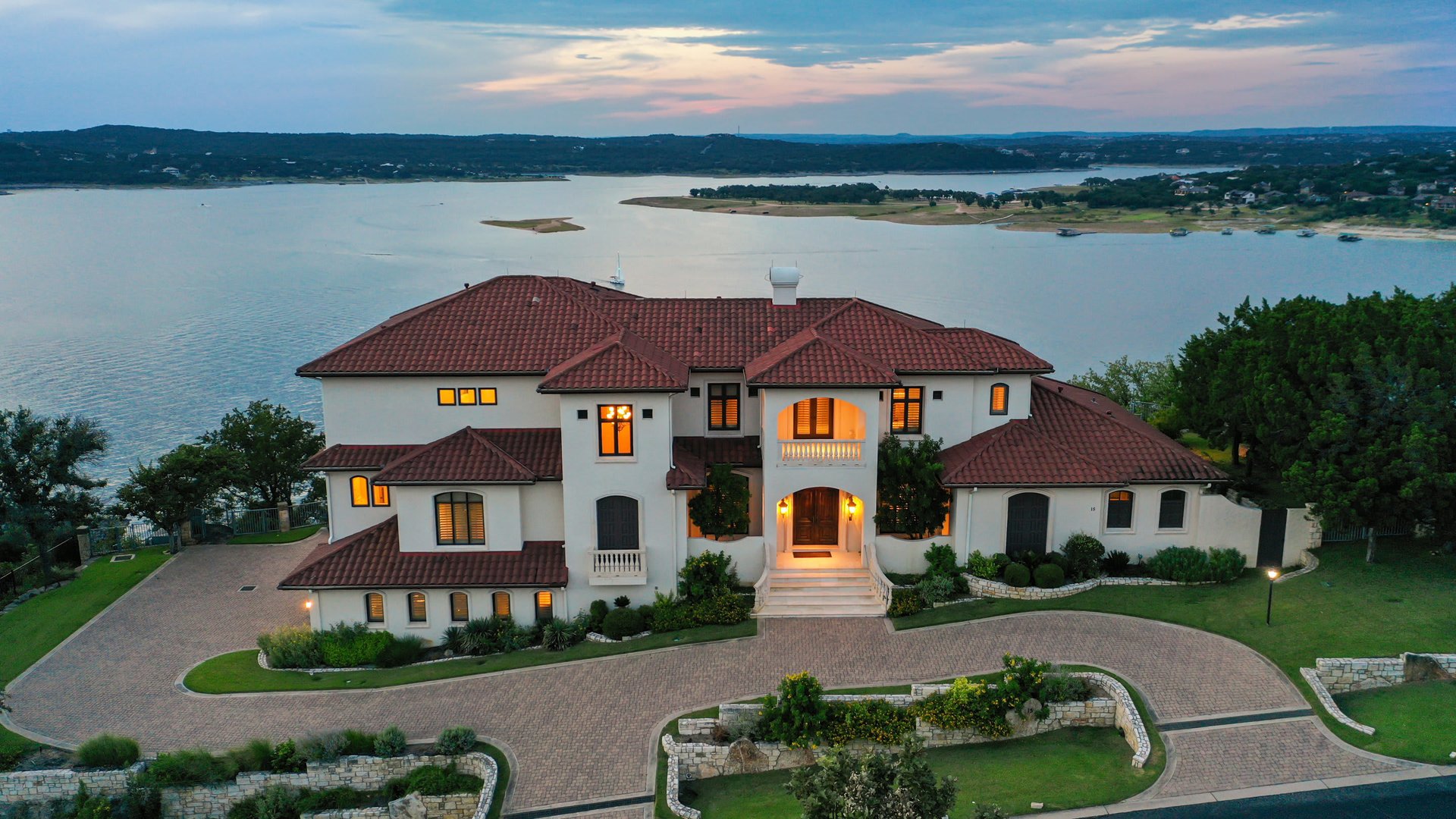 15 Water Front Ave