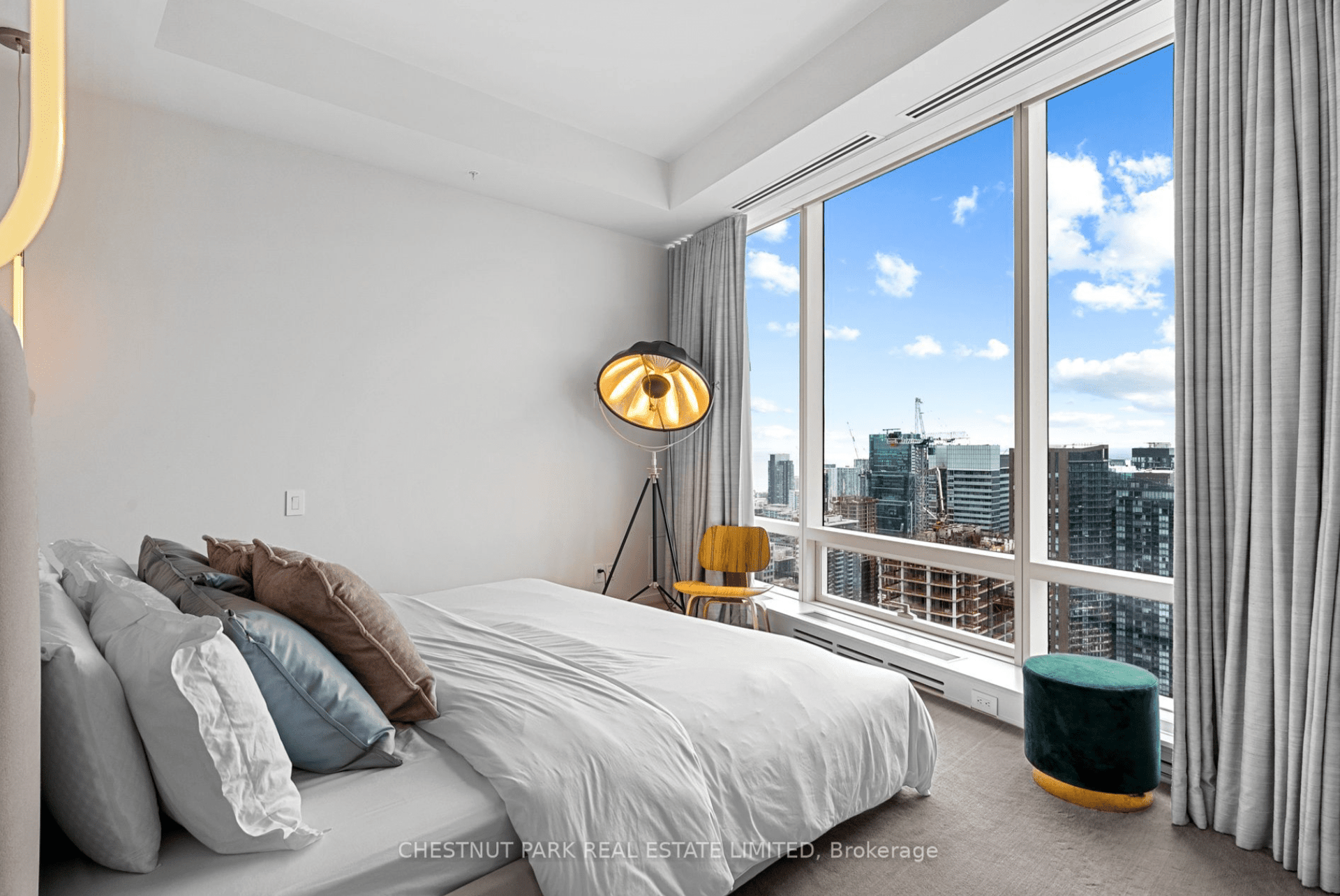 Suite 5203- 180 University Avenue