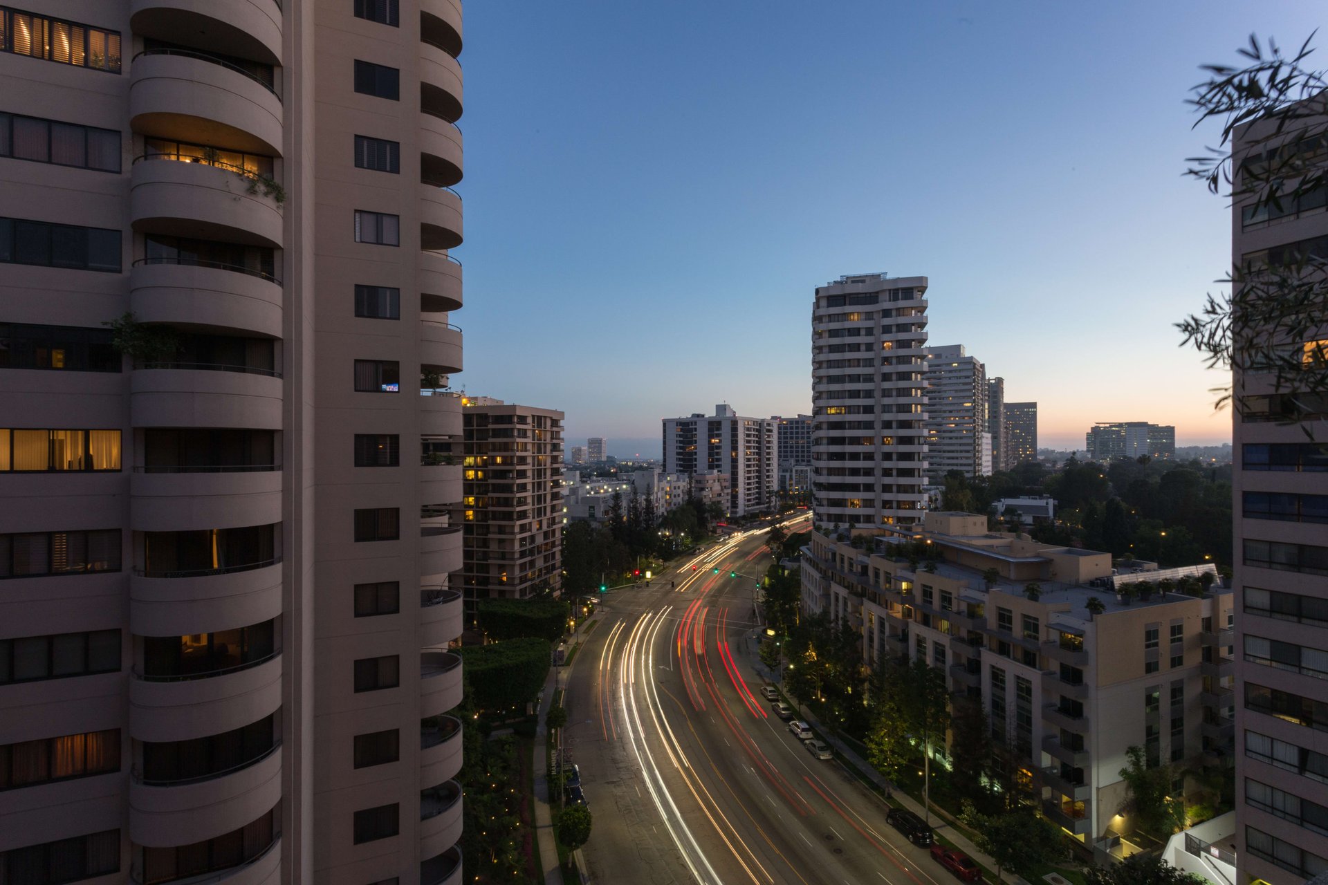 Wilshire Thayer #1102, Wilshire Corridor