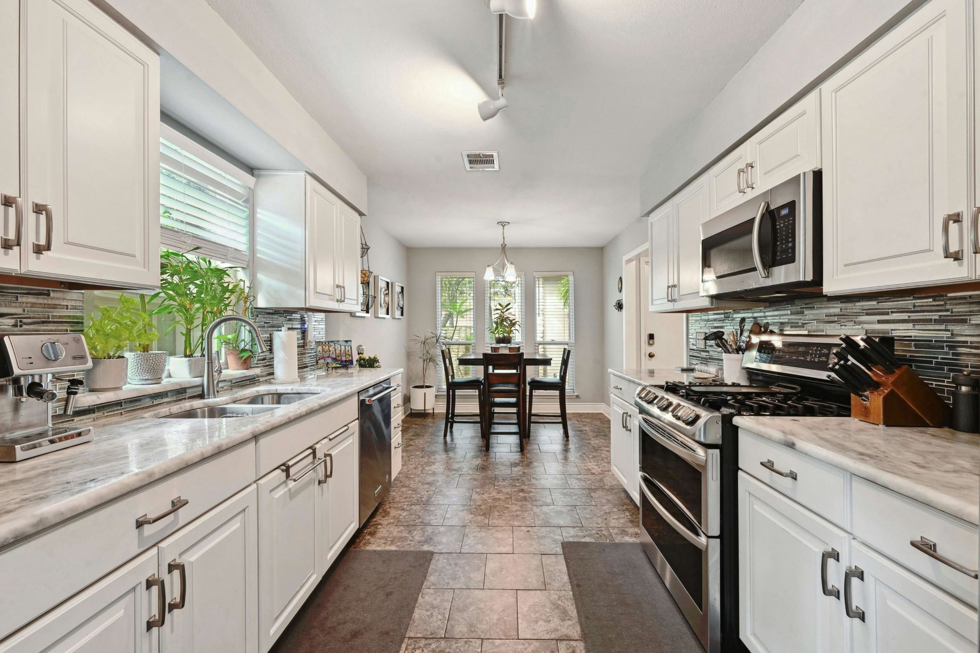 Alluring One-Story Home in in the Coveted 78759!