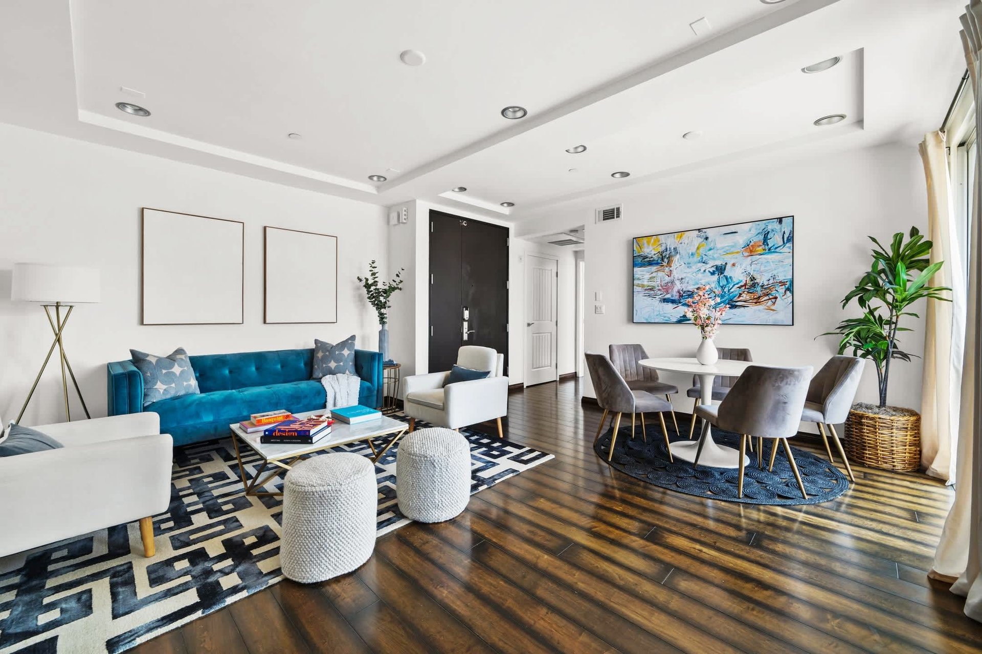 Stylish Turnkey Unit in Prime Miracle Mile