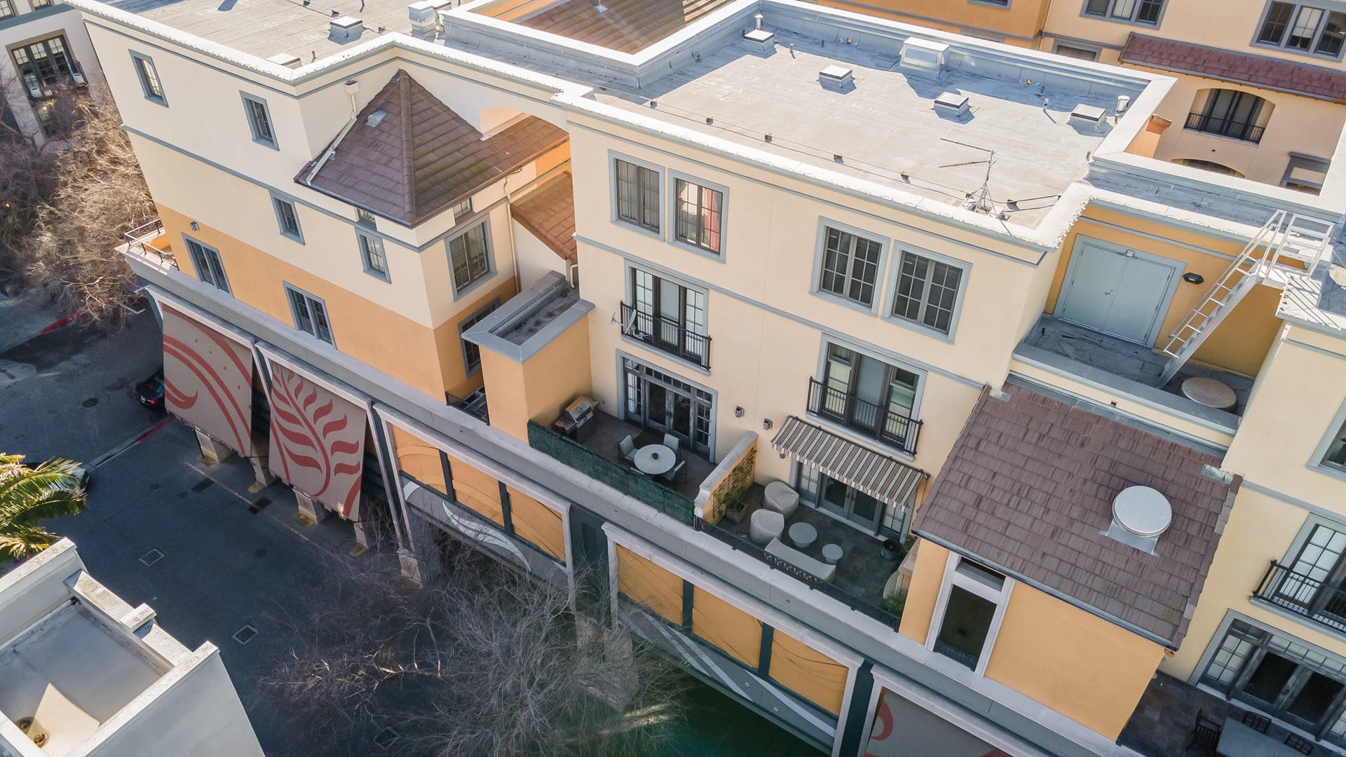 356 Santana Row APT 319