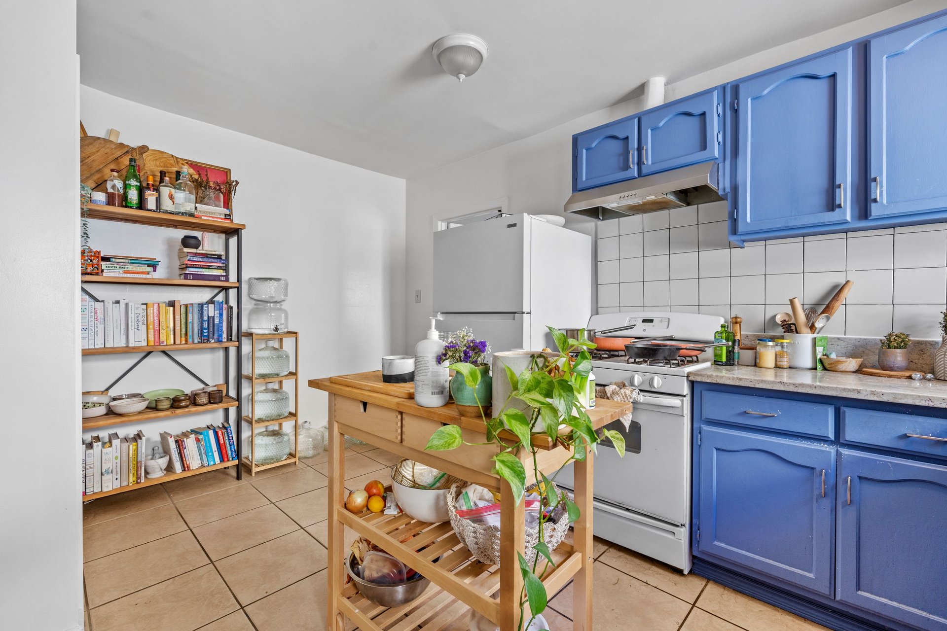 Upside Opportunity for Commercially Zoned Duplex in Prime Echo Park!