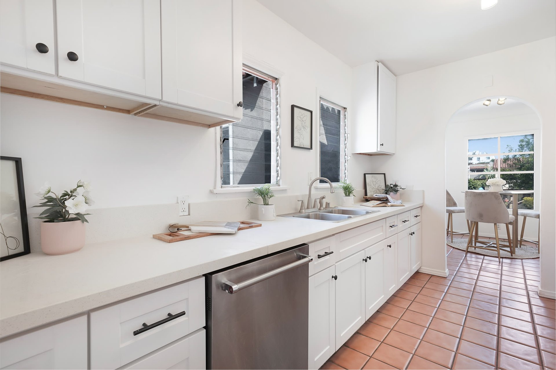 Beautiful Spanish Trophy Duplex in Wilshire Vista