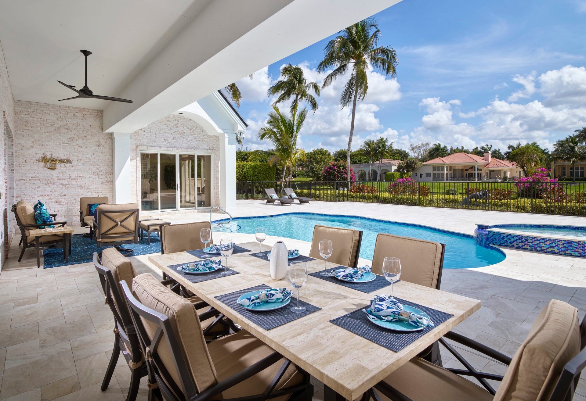 BAY COLONY SHORES
