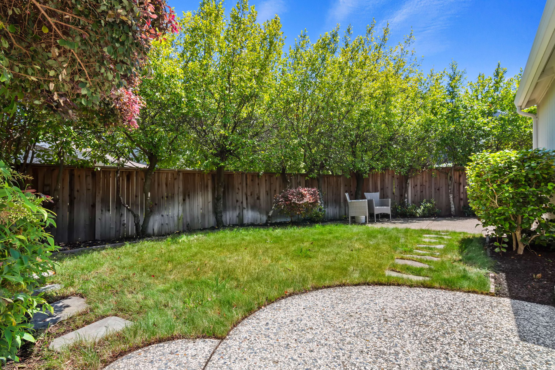 863 Augusta Dr