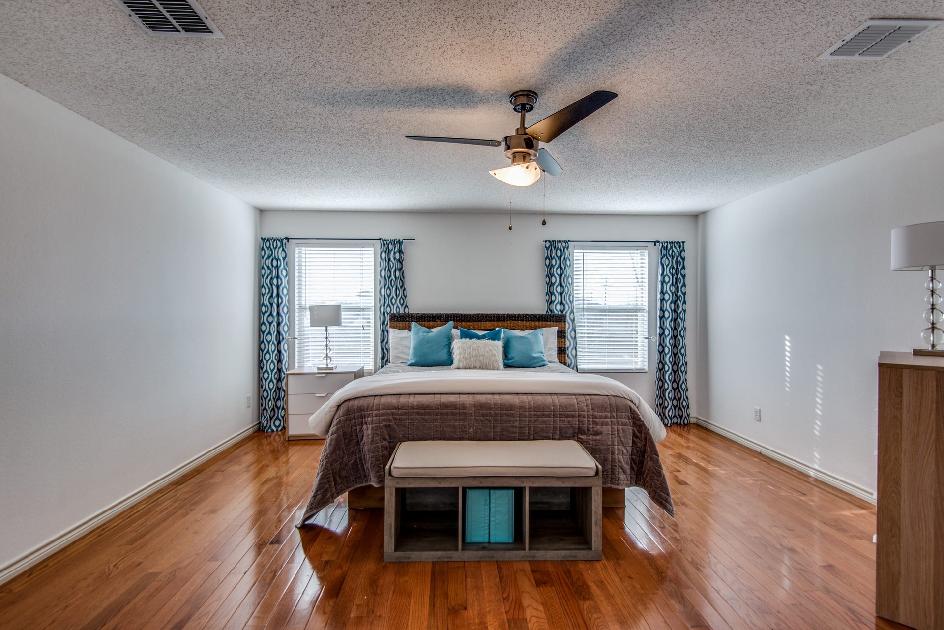 2716 Lazy Oak Drive