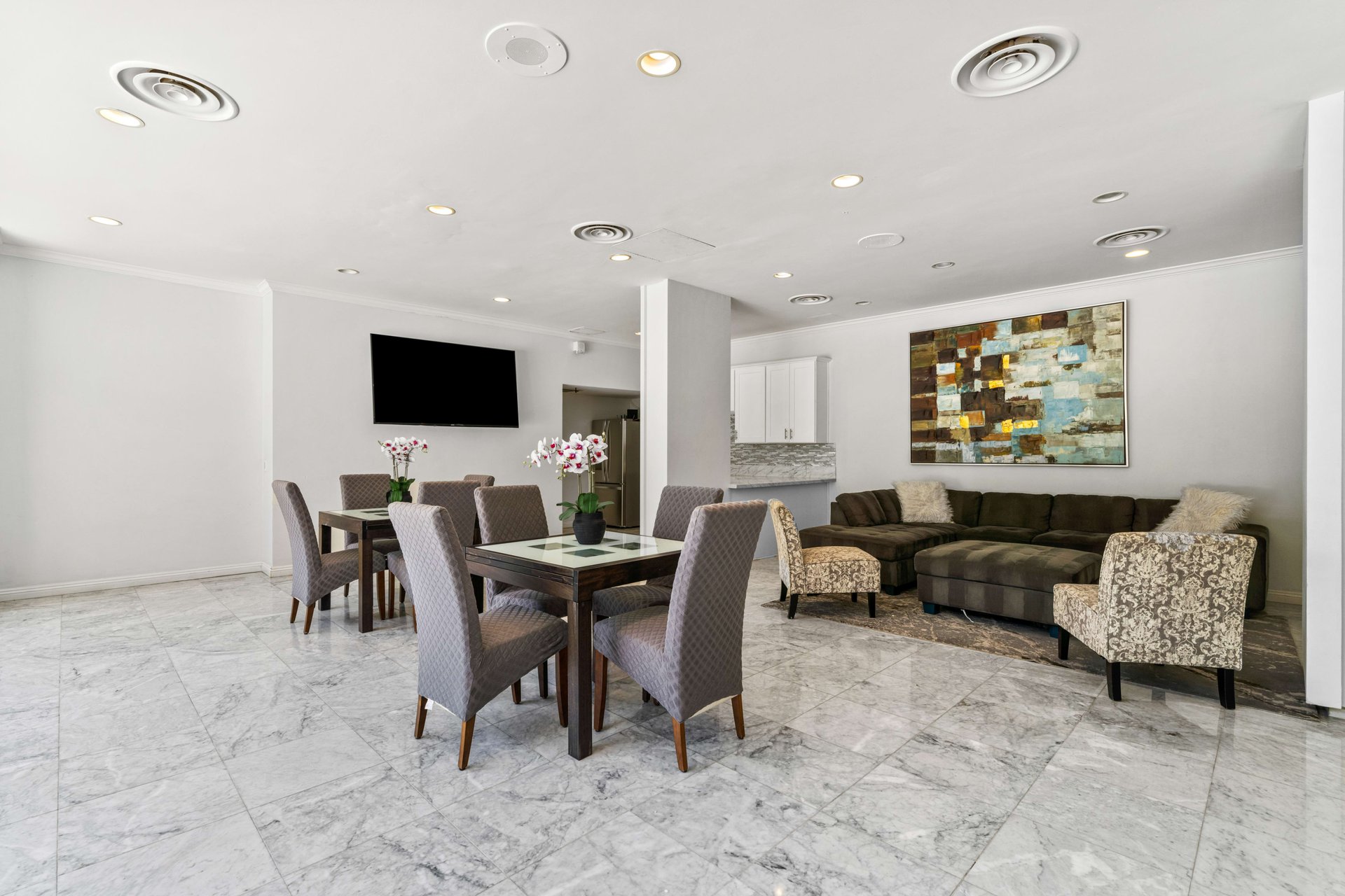 The Churchill #2E, Wilshire Corridor