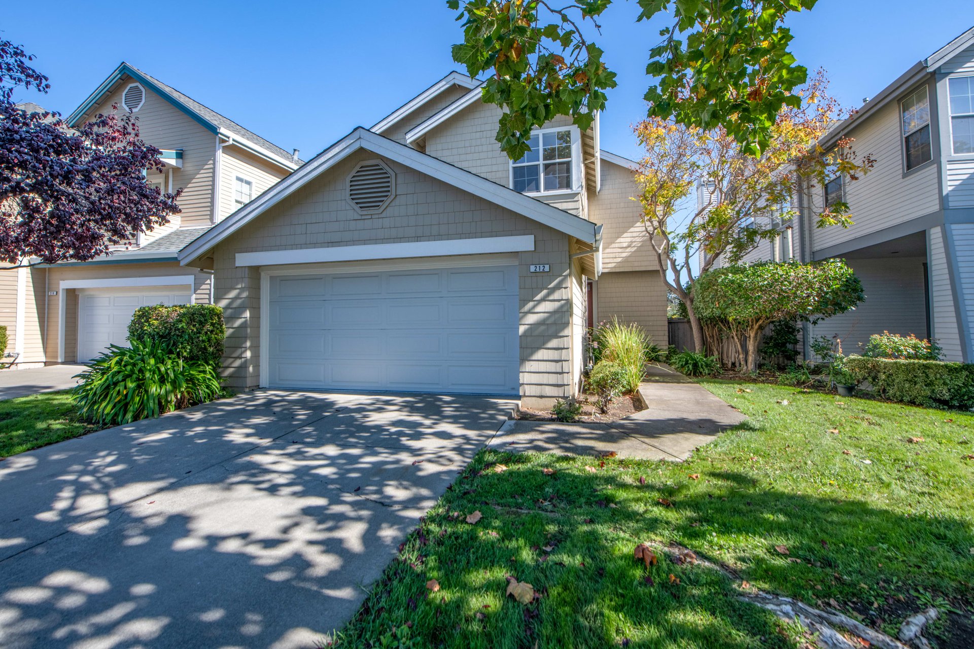 212 Waterside Circle