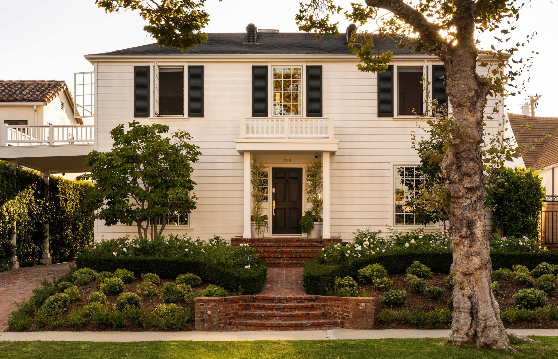 209 S Maple Dr, Beverly Hills