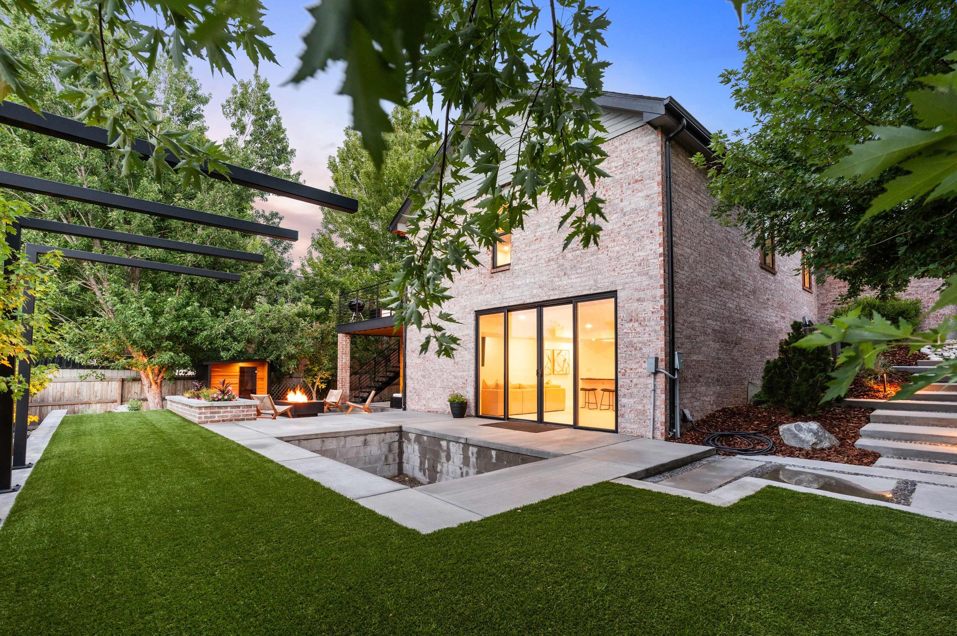1916 Lake Dr.