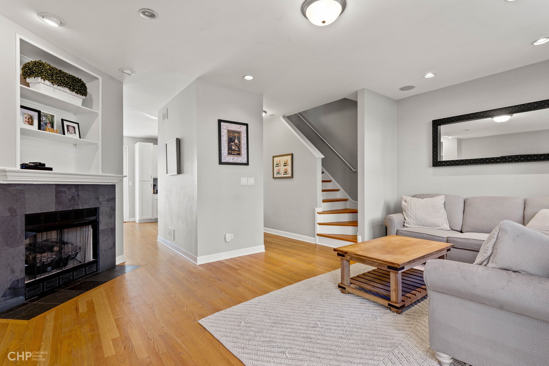 Lincoln Park Townhome: 2770 N. Wolcott, #H 