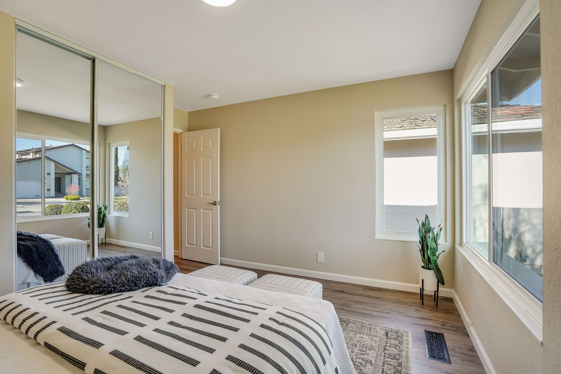 115 Rosewell Way