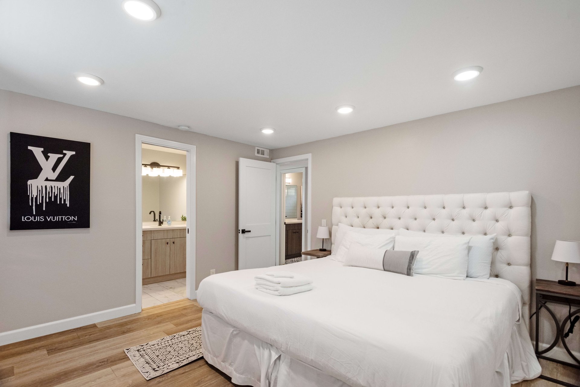 2208 The Strand