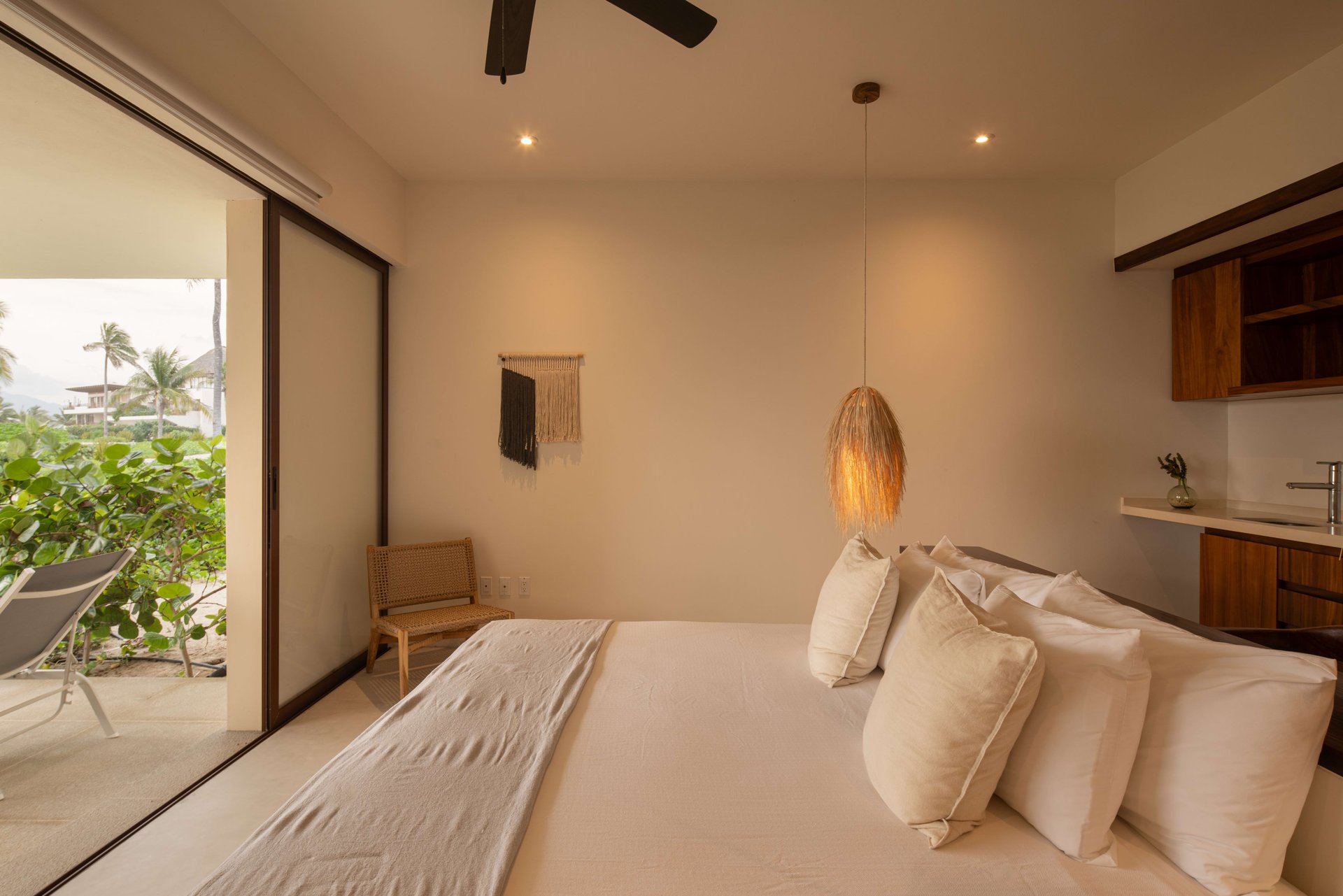 Marea Beachfront Villa G31
